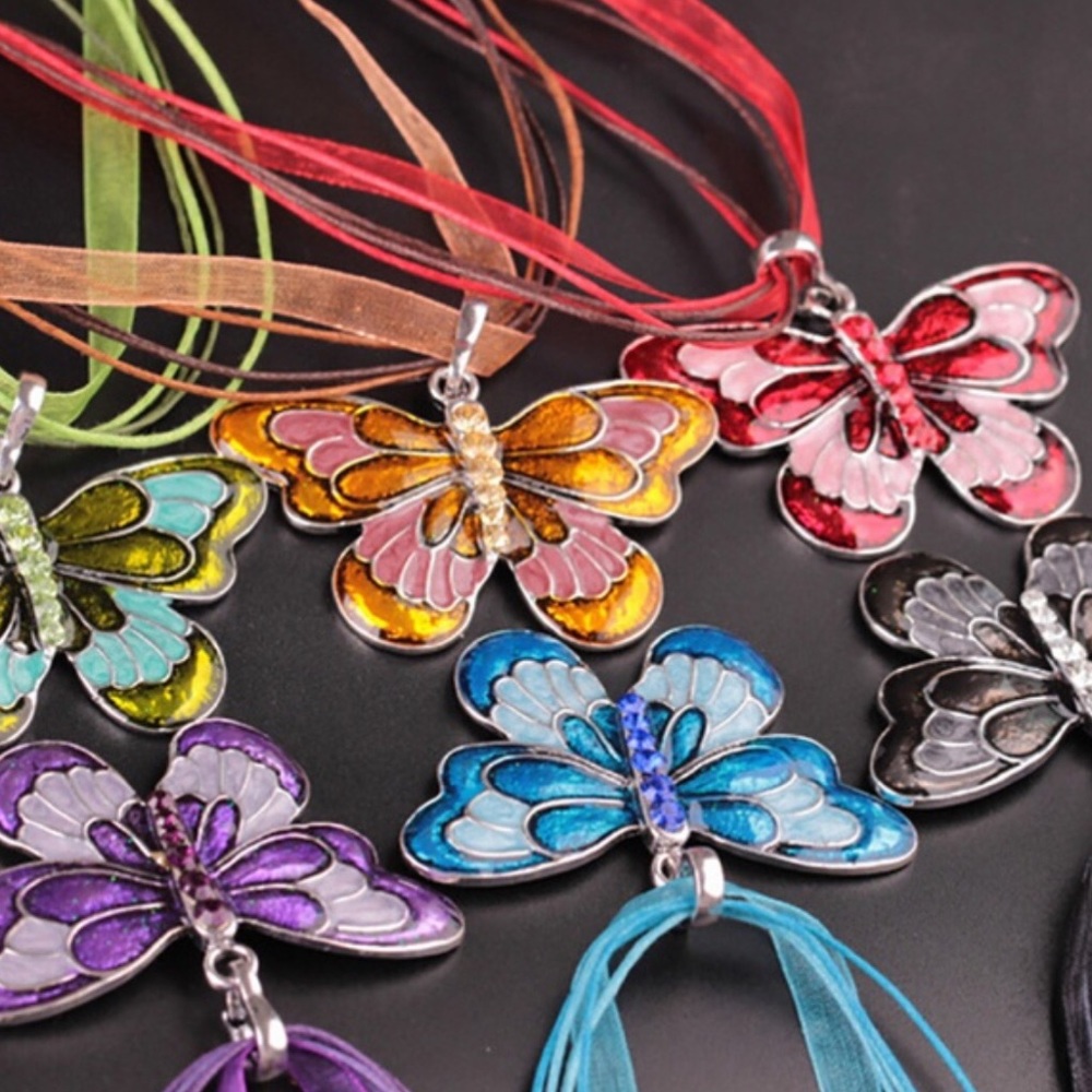 🟡 5/35 Turquoise Blue Butterfly Pendant Necklace